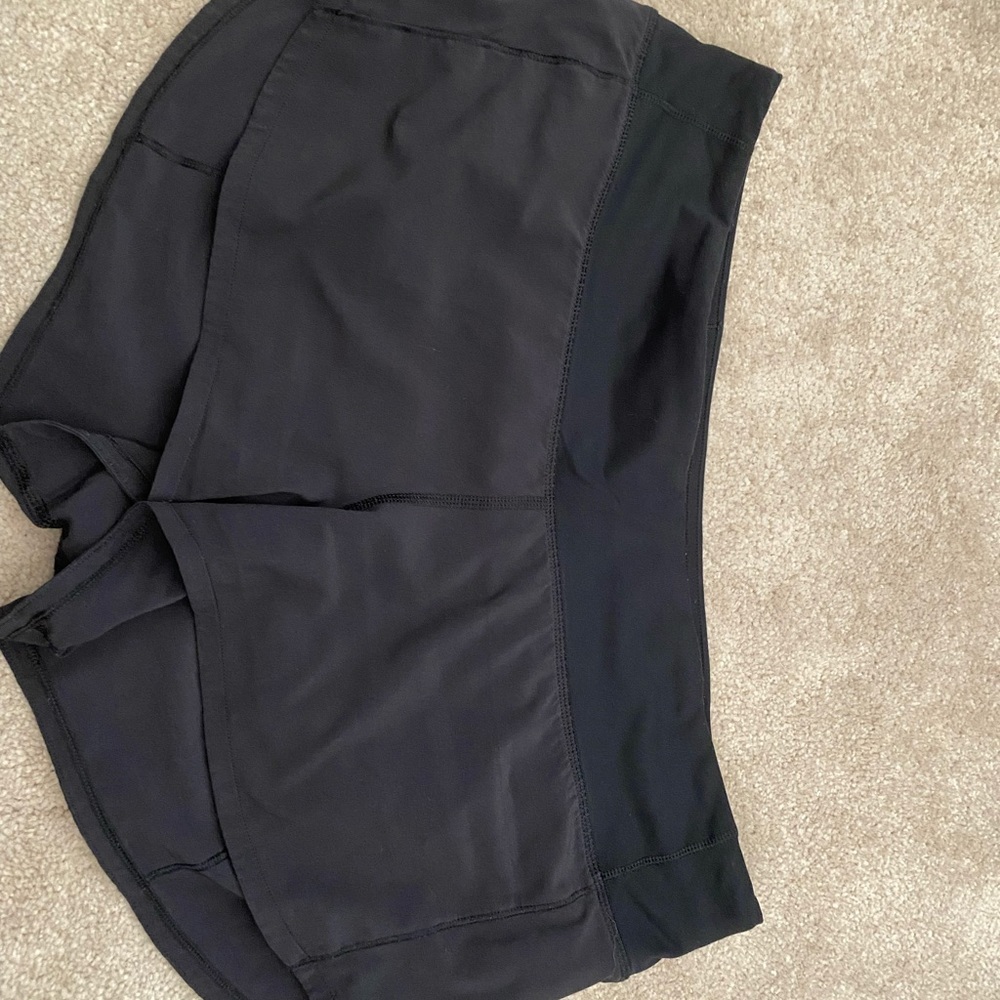 Lululemon speed up shorts, low rise, 2.5